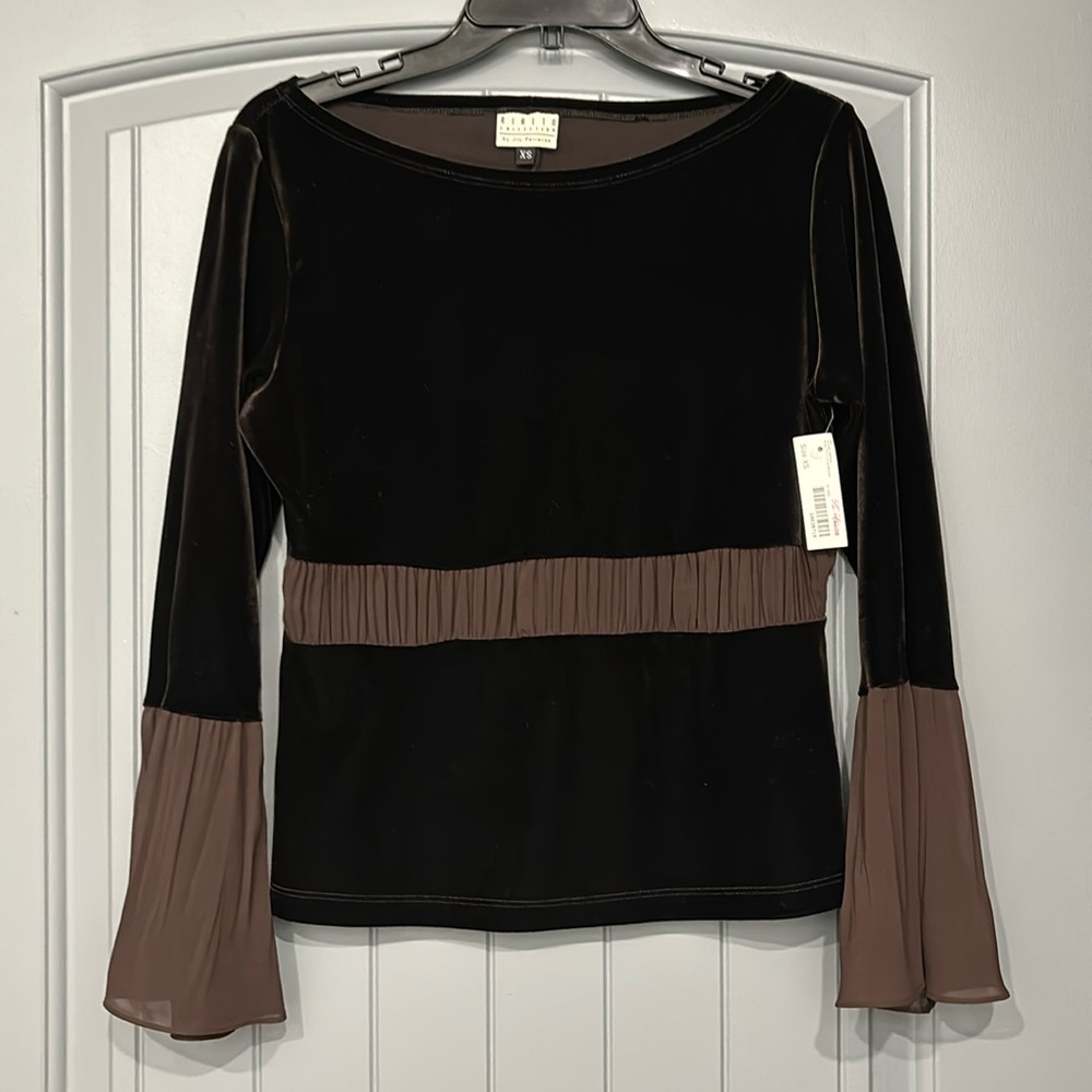 NWT Rialto Collection by Joy Perreras brown velvet blouse w/sheer end sleeves